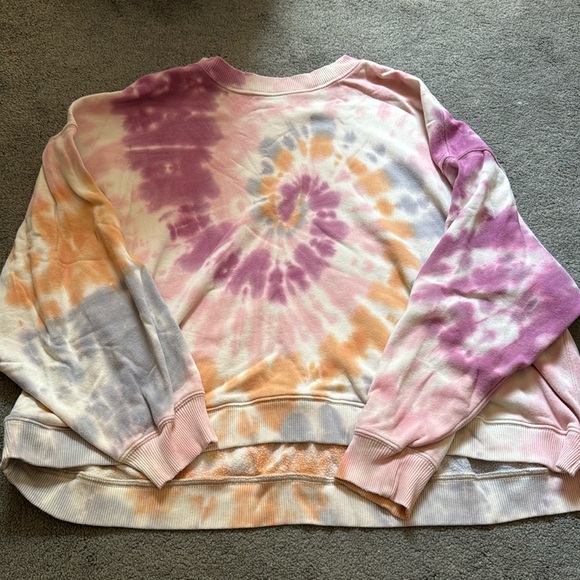 American Eagle Outfitters Tops - Tie dye sweatshirt